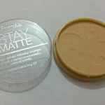 Rimmel Stay Matte Pressed Powder in Warm Beige Review
