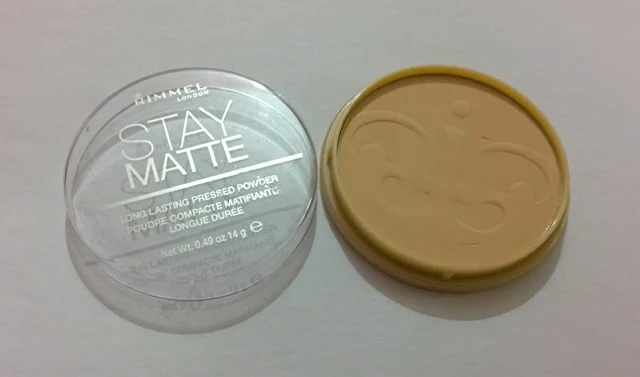 Rimmel Stay Matte Pressed Powder in Warm Beige Review