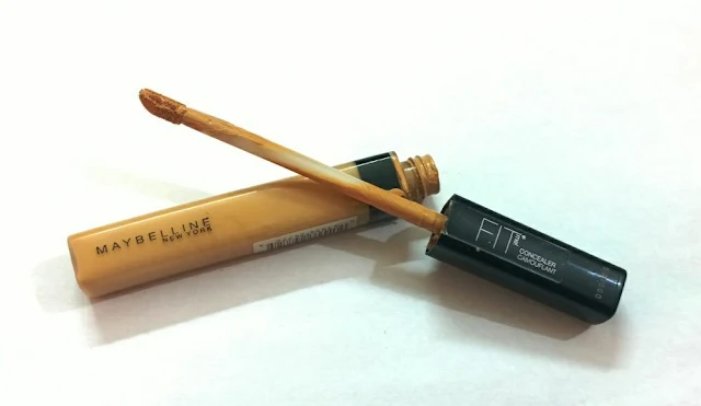 Maybelline Fit Me Concealer in 25 Medium - Review & Swatches