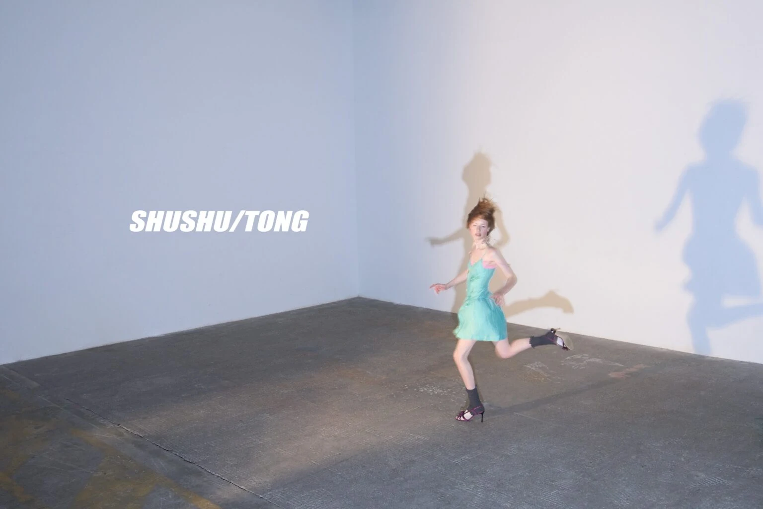 Inside SHUSHU/TONG’s SS26 Campaign Inspired by “Cléo From 5 to 7”