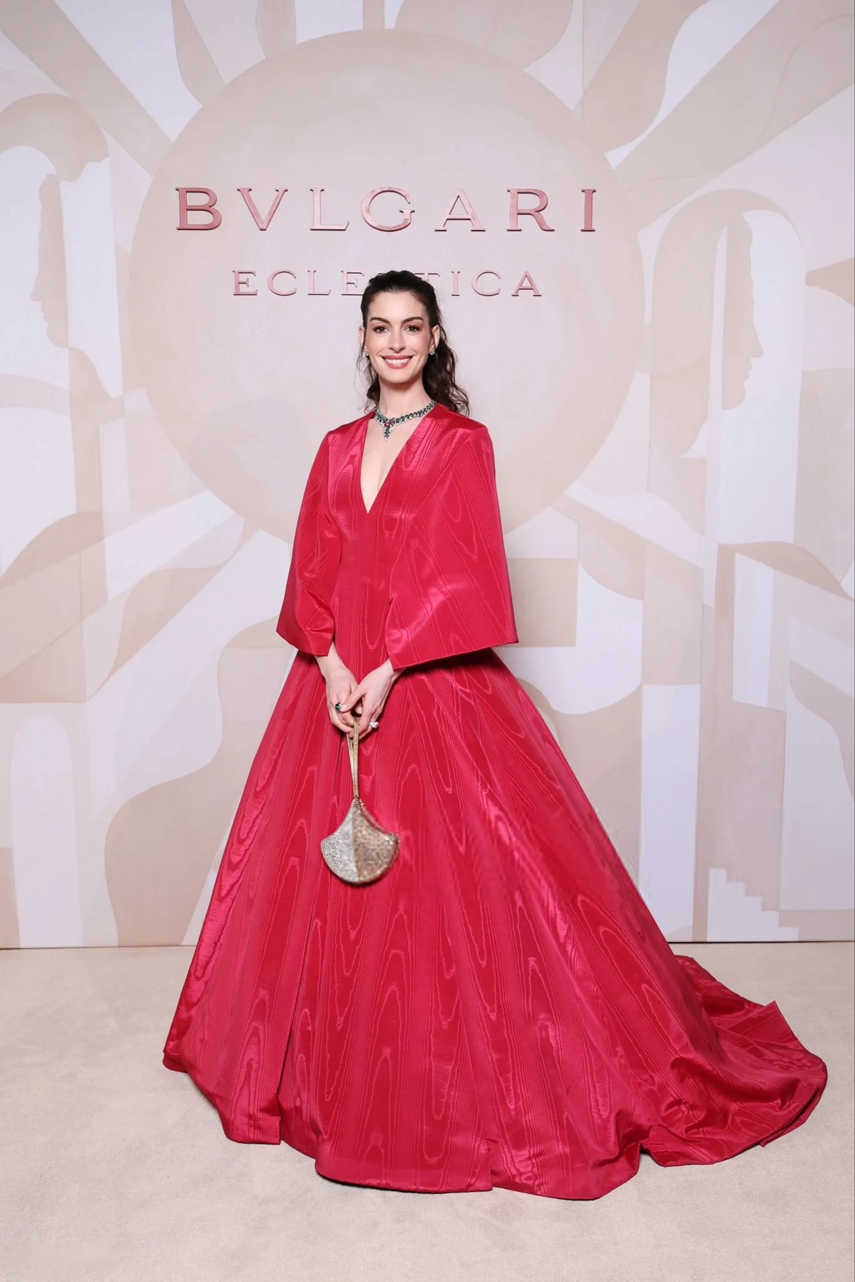 Anne Hathaway’s Red Carpet Look at Bvlgari Gala Is Pure Drama
