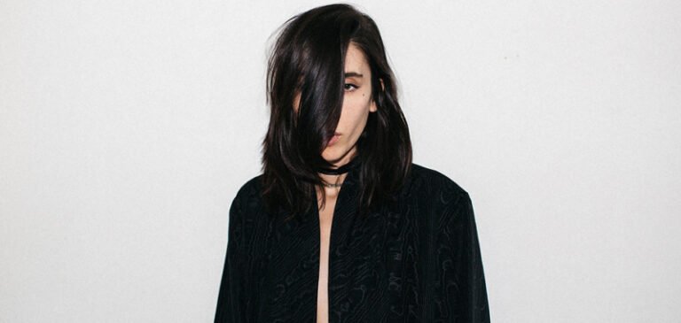 Elohim Launches Debut Album During North American Tour with The Glitch Mob