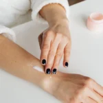 How to Choose a Convenient Snack That Supports Skin and Joint Health