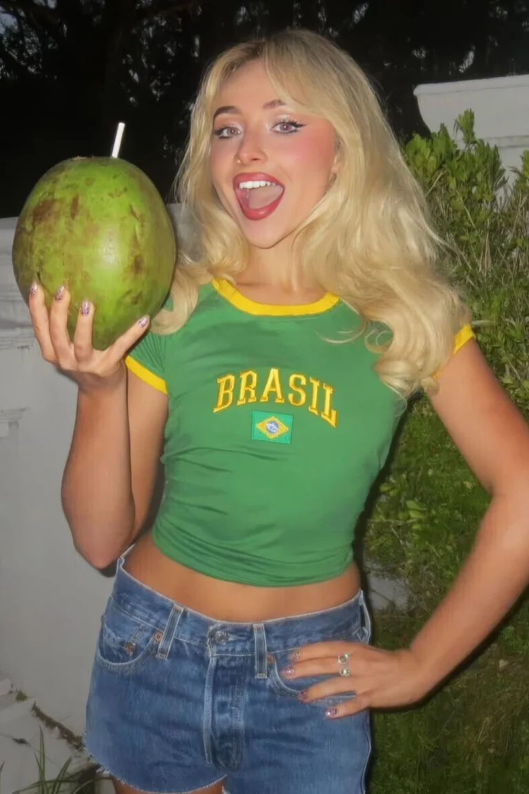 Sabrina Carpenter green Brasil baby tee outfit March 2026